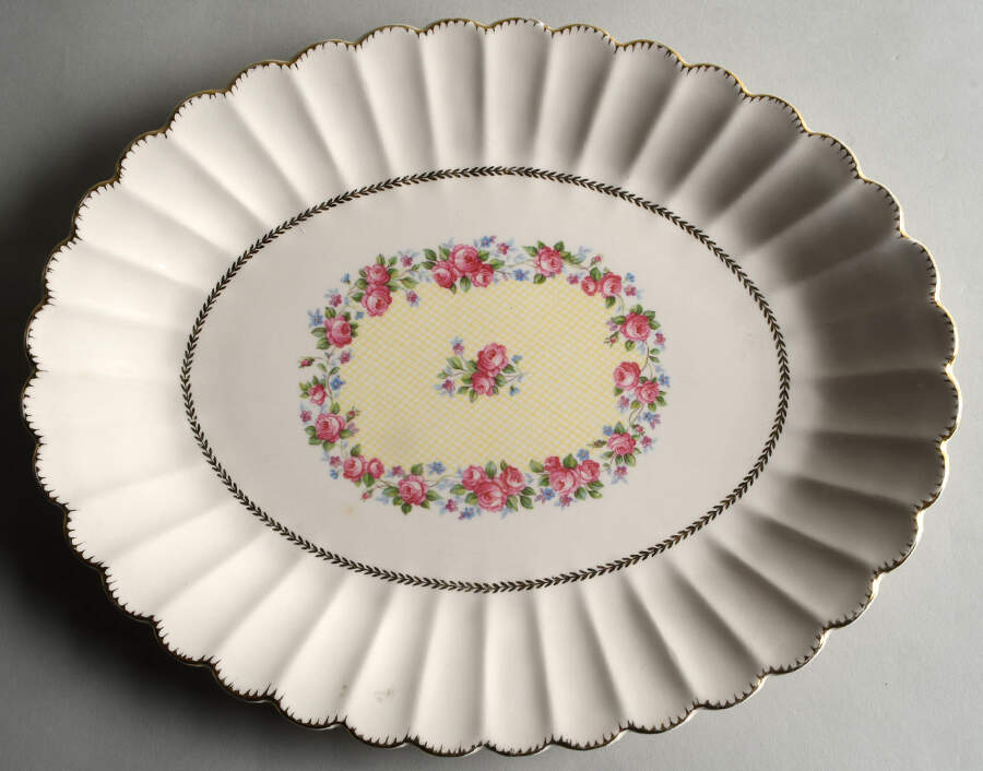 Bridal Wreath 13" Oval Serving Platter by Vanity Fair-1