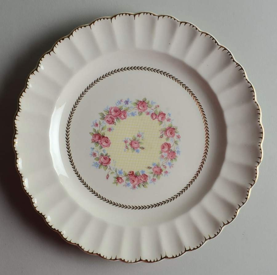 Bridal Wreath Luncheon Plate by Vanity Fair-1