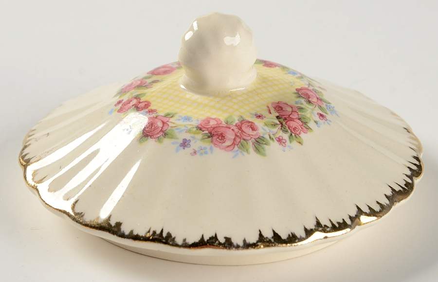 Bridal Wreath Lid for Sugar Bowl by Vanity Fair-1