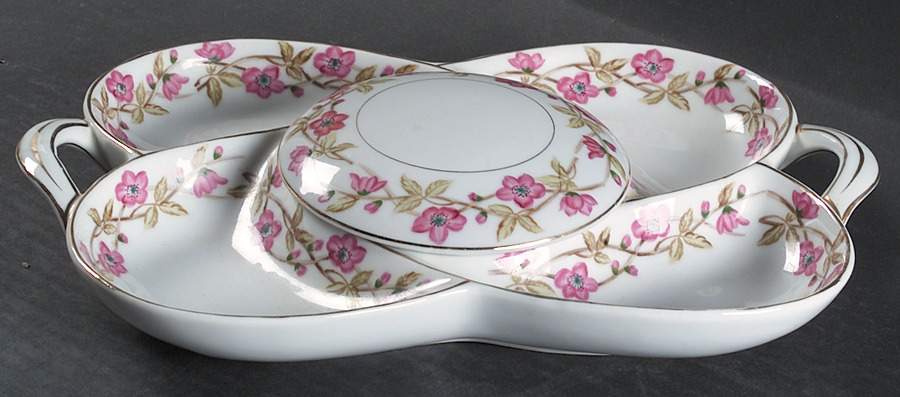 Briar Rose 5-Part Relish & Center Lid by Valmont-1