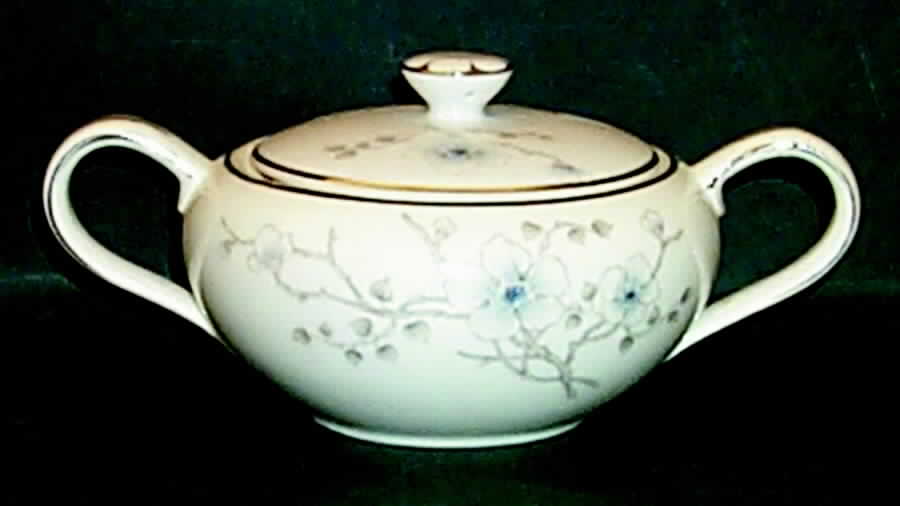 Finesse Sugar Bowl & Lid by Valmont-1