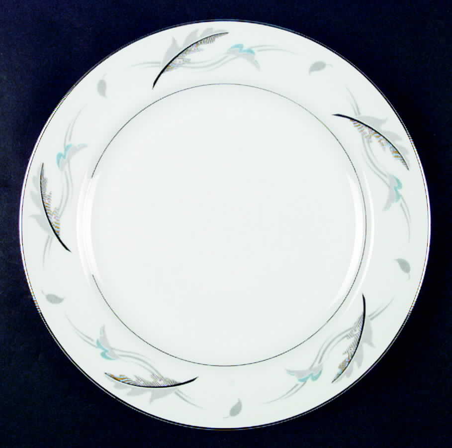 Laguna Dinner Plate by Valmont-1