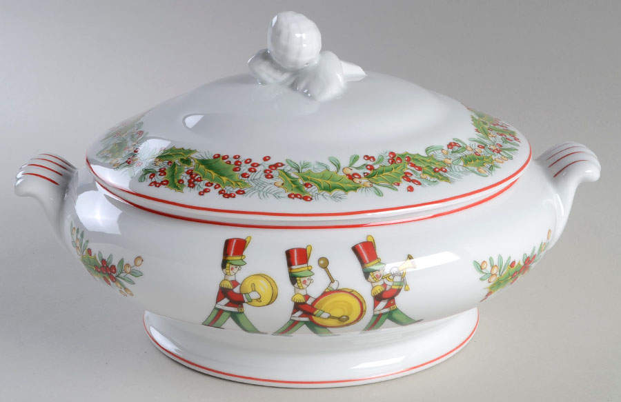 Christmas Magic Round Covered Vegetable by Vista Alegre-1