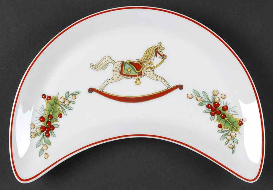 Christmas Magic Crescent Salad Plate by Vista Alegre-1