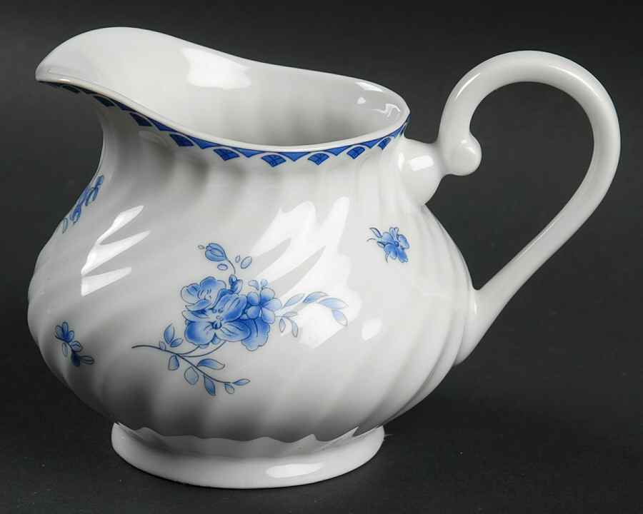 Fantasia Creamer by Vista Alegre-1