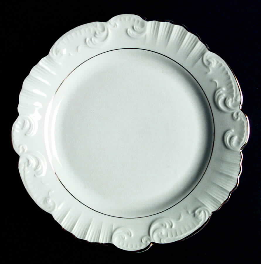 Manueline Gold Luncheon Plate by Vista Alegre-1