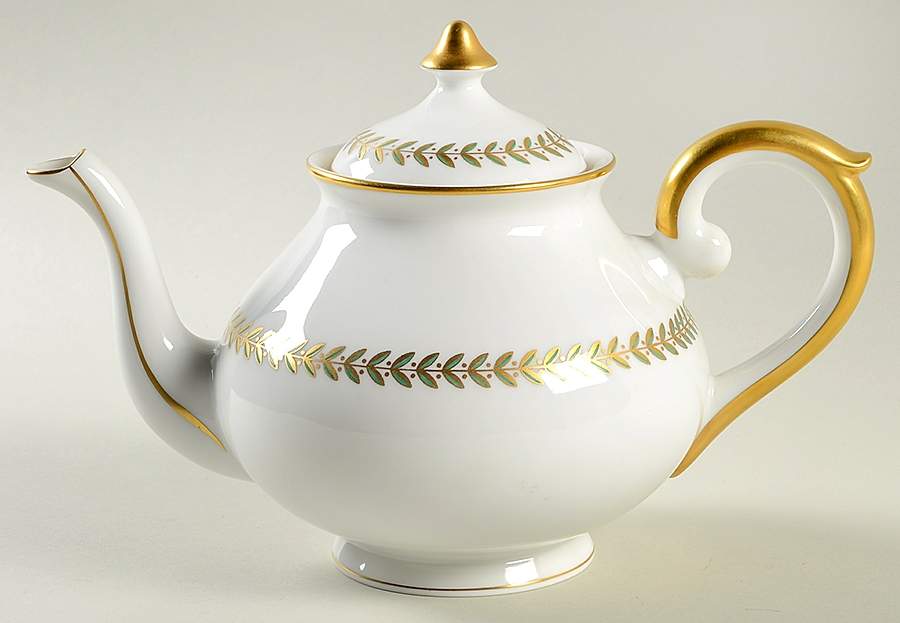 Maria Teapot & Lid by Vista Alegre-1