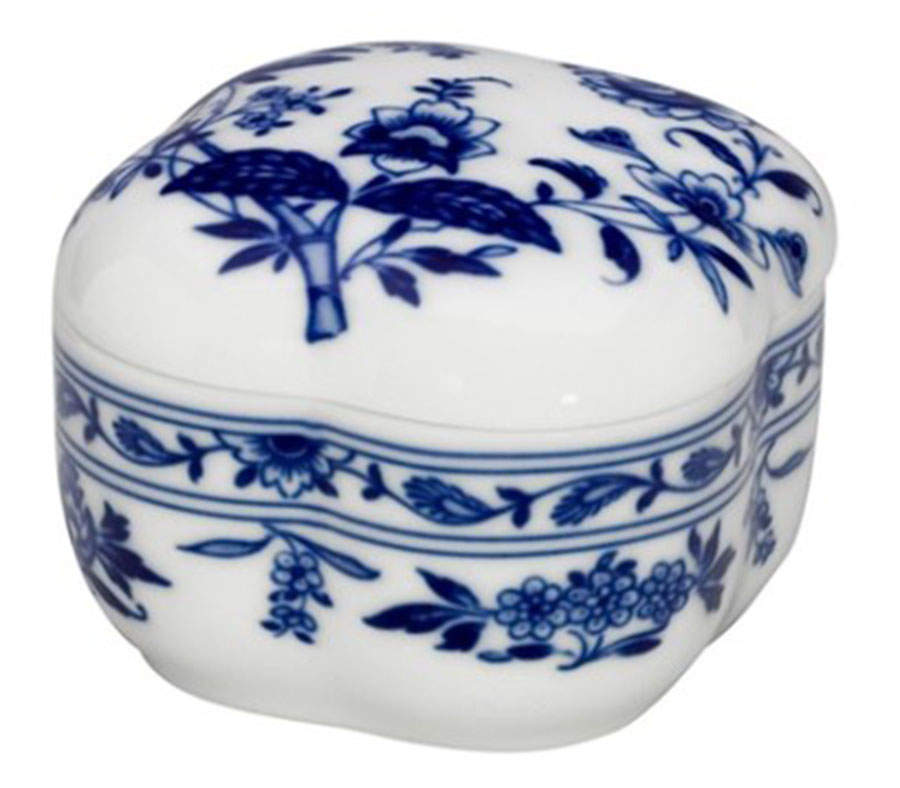 Margao Scalloped Box & Lid by Vista Alegre-1