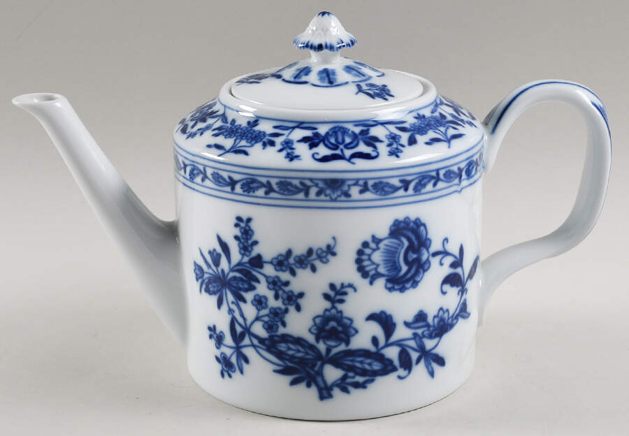 Margao Teapot & Lid by Vista Alegre-1