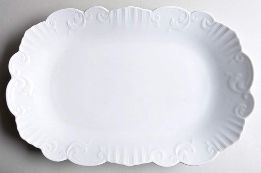 Manueline White 17" Oval Serving Platter by Vista Alegre-1