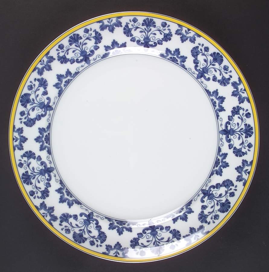 Pavilion (Castelo Branco) 13" Chop Plate (Round Platter) by Vista Alegre-1