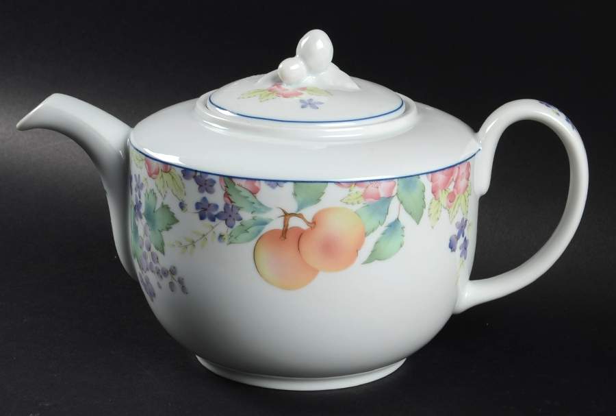 Pomar Teapot & Lid by Vista Alegre-1