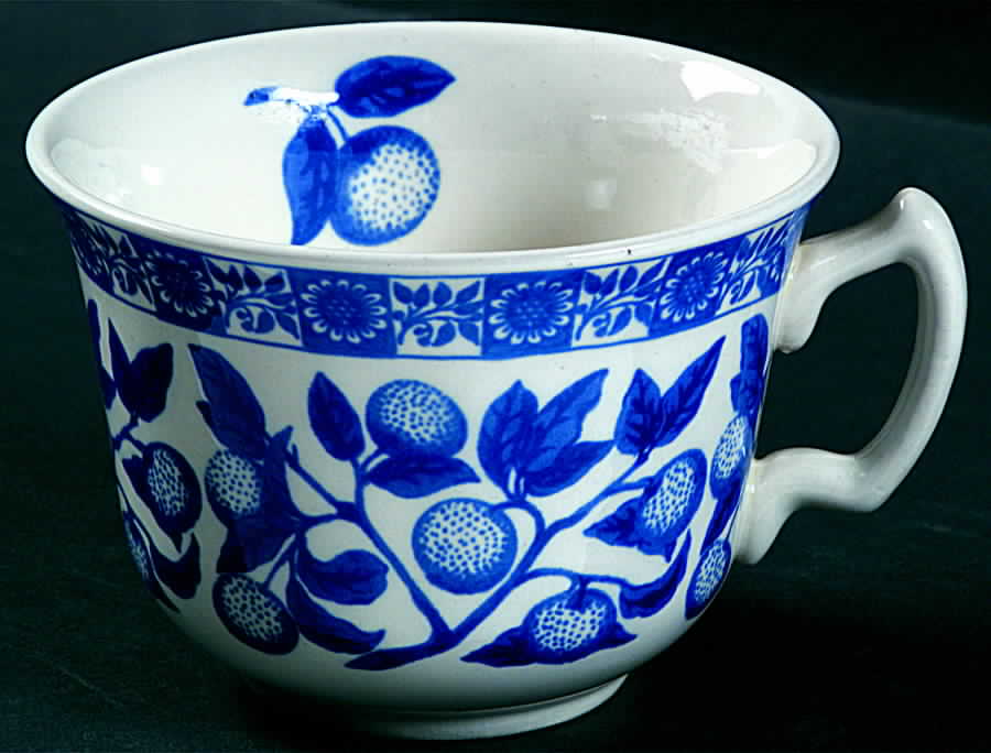 Poynter Flat Cup by Vista Alegre-1