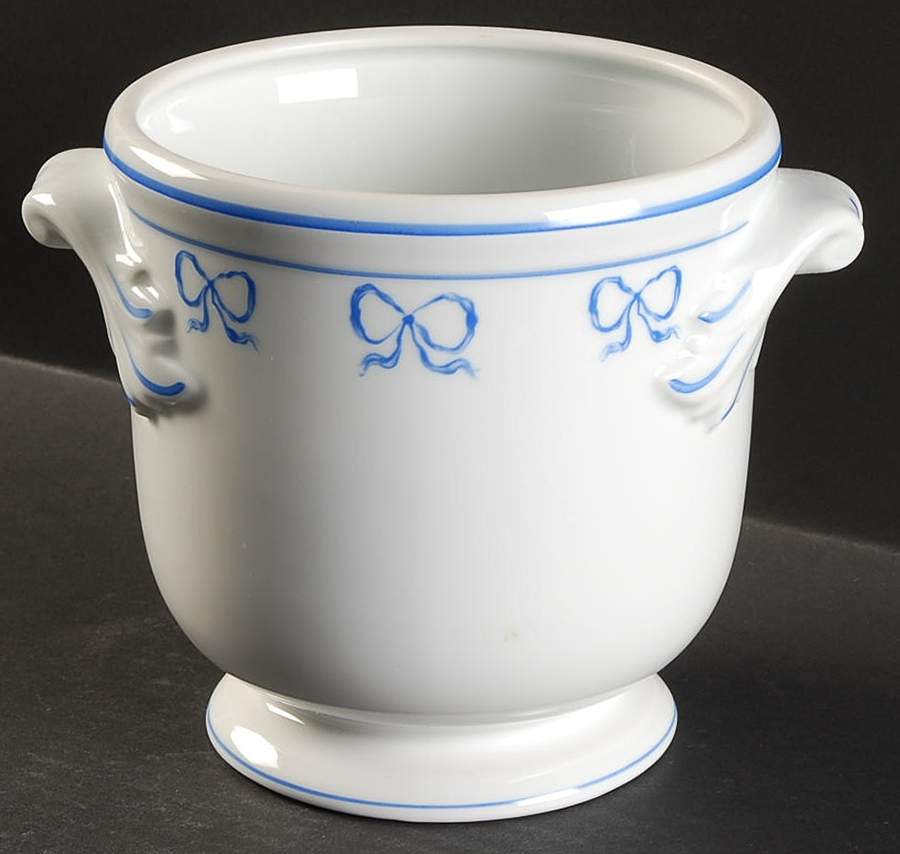 Ruban Blue Medium Cachepot by Vista Alegre-1