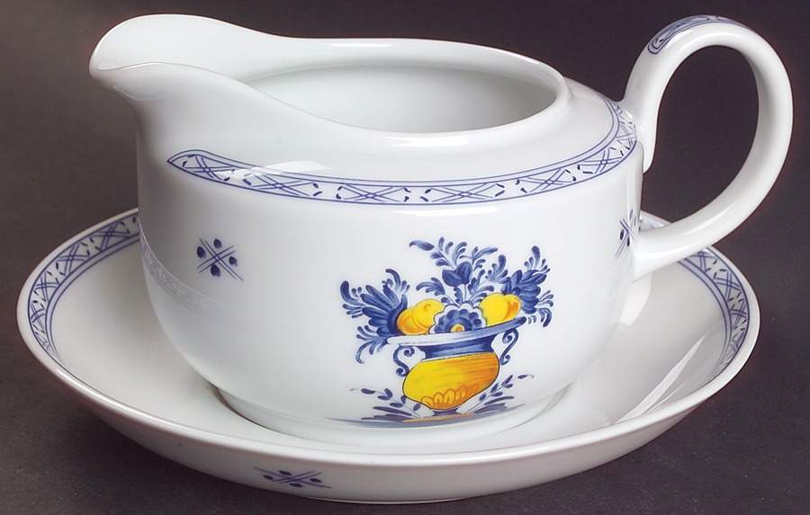 Viana Gravy Boat & Underplate by Vista Alegre-1