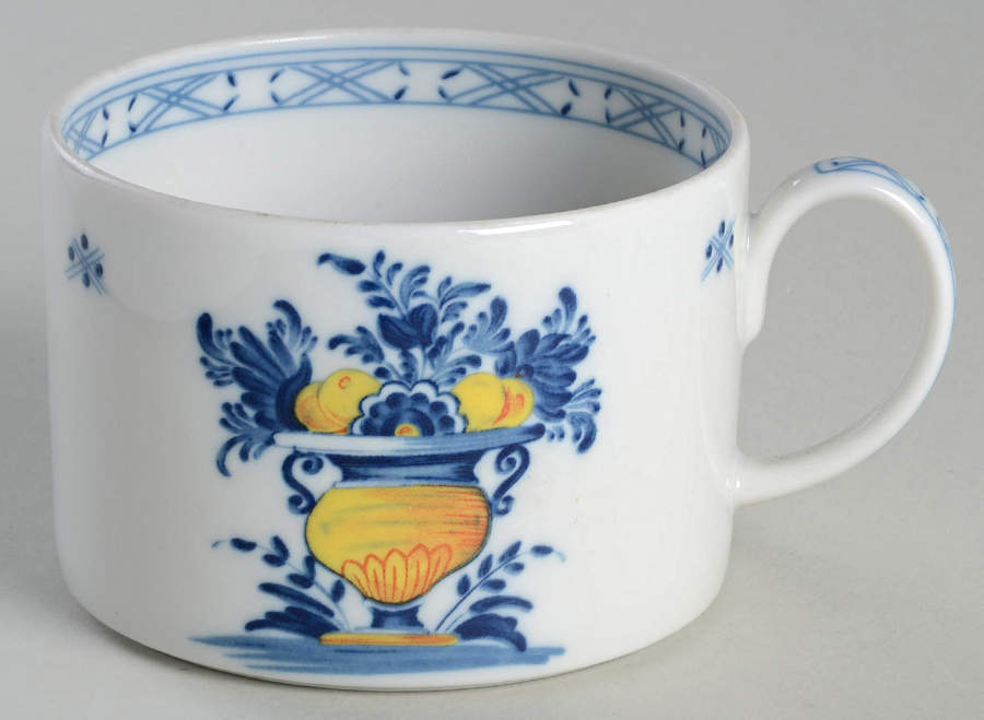 Viana Flat Cup by Vista Alegre-1