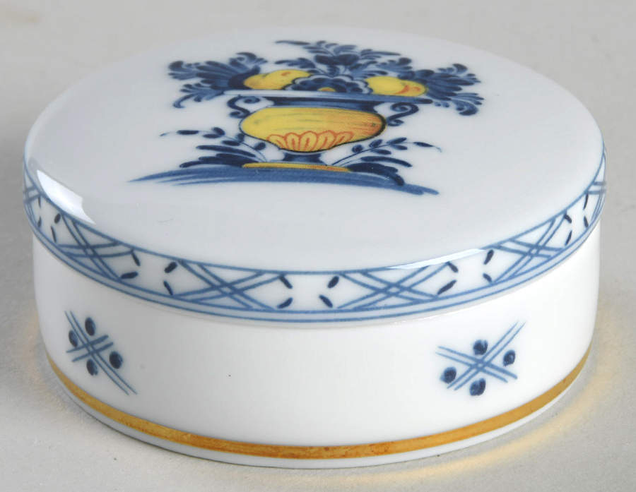 Viana Pill Box by Vista Alegre-1
