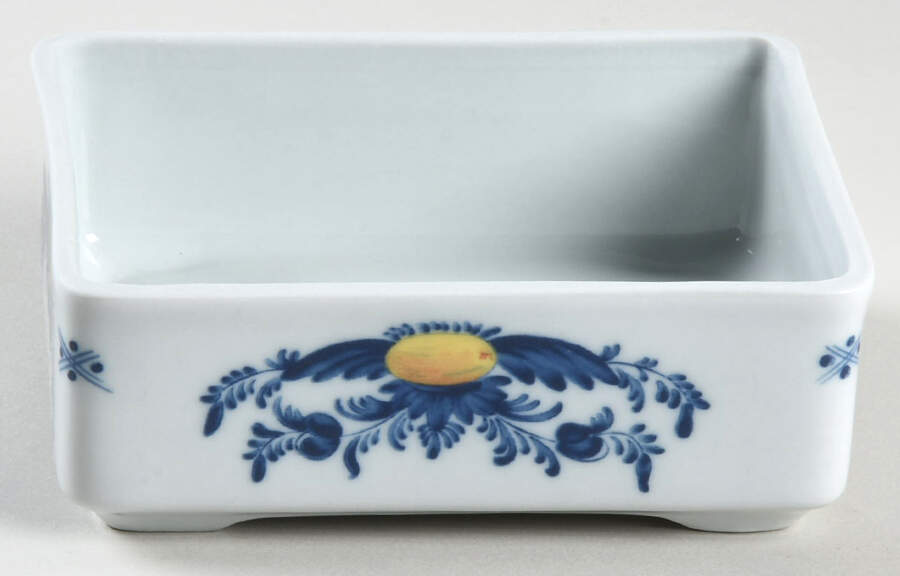 Viana Llid for 4" Rectangular Box by Vista Alegre-1
