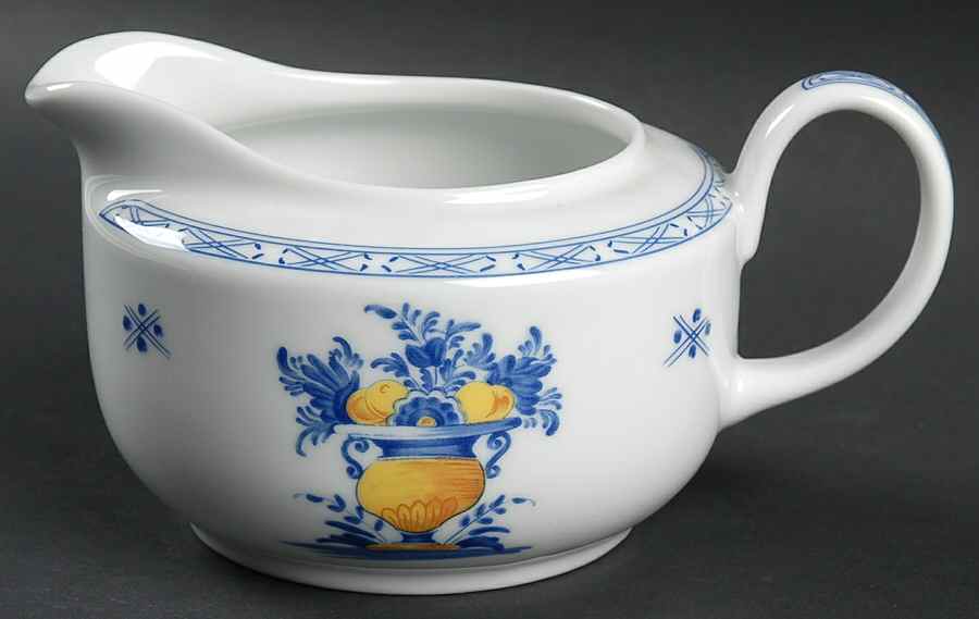 Viana Gravy Boat by Vista Alegre-1