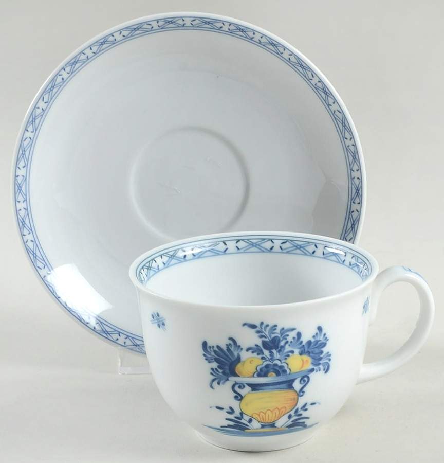 Viana Flat Cup & Saucer Set by Vista Alegre-1