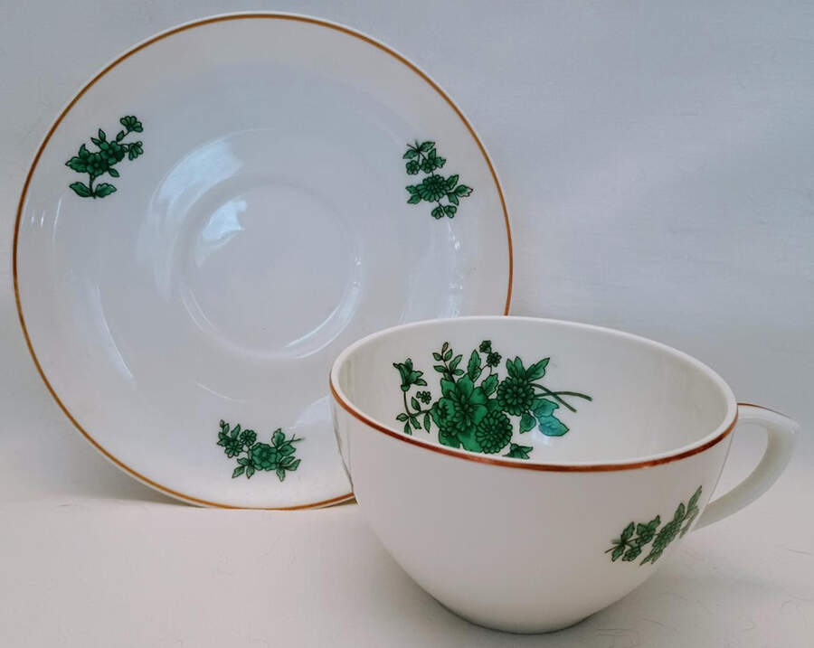 VIA8 Flat Cup & Saucer Set by Vista Alegre-1