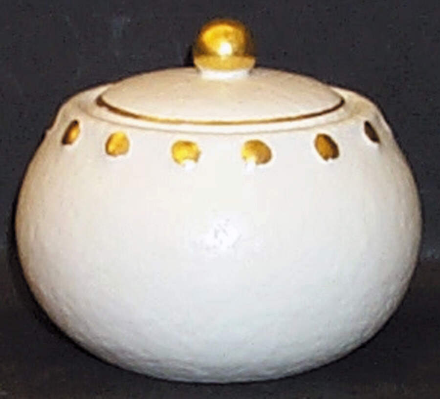 Palladio Gold Sugar Bowl & Lid by Vietri (Italy)-1