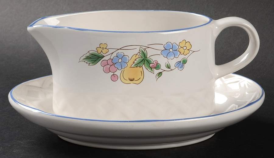 Radiance Gravy Boat & Underplate by Vina Fera-1