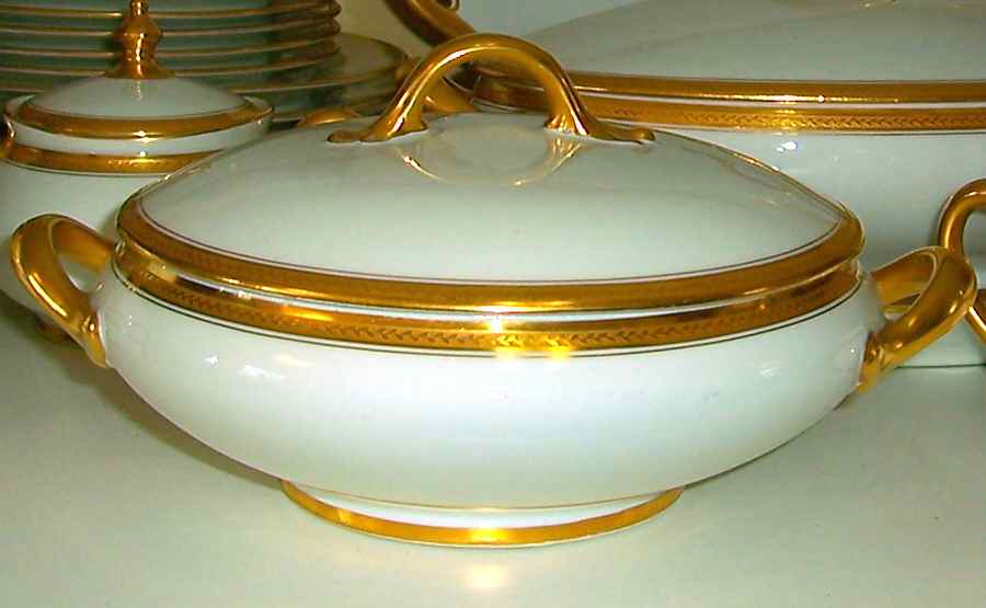 The Nantes Round Covered Vegetable by Vignaud-1