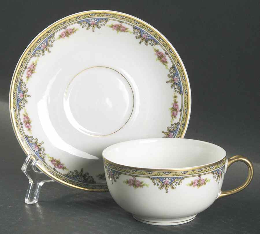 VIG3 Flat Cup & Saucer Set by Vignaud-1