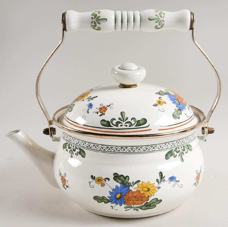 Alt Amsterdam Metal Kettle & Lid by Villeroy & Boch-1