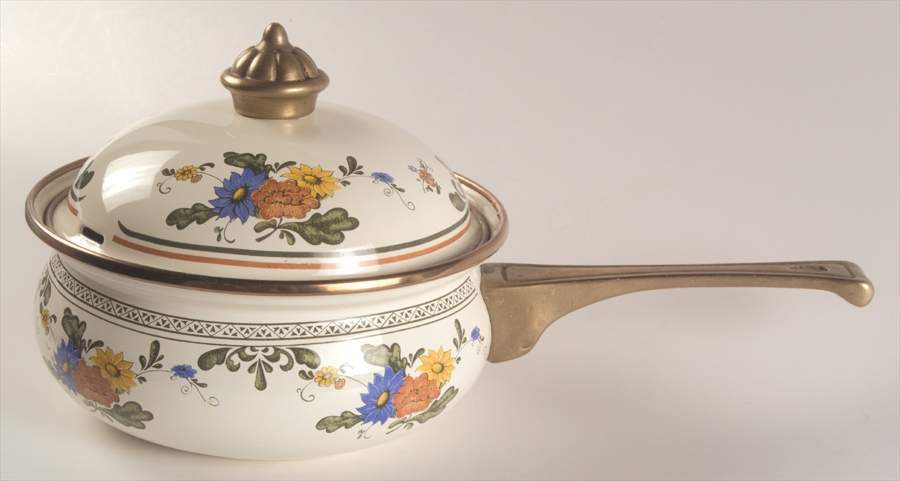 Alt Amsterdam 1.5 Quart Metal Covered Saucepan by Villeroy & Boch-1