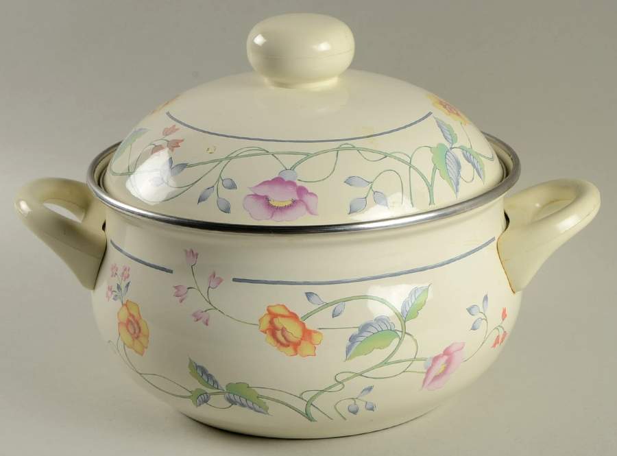 Albertina 4 Quart Metal Covered Casserole by Villeroy & Boch-1