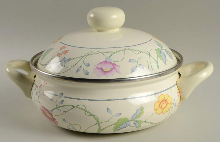 Albertina 2.5 Quart Metal Round Covered Casserole by Villeroy & Boch-1