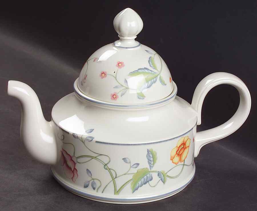 Albertina Teapot & Lid by Villeroy & Boch-1