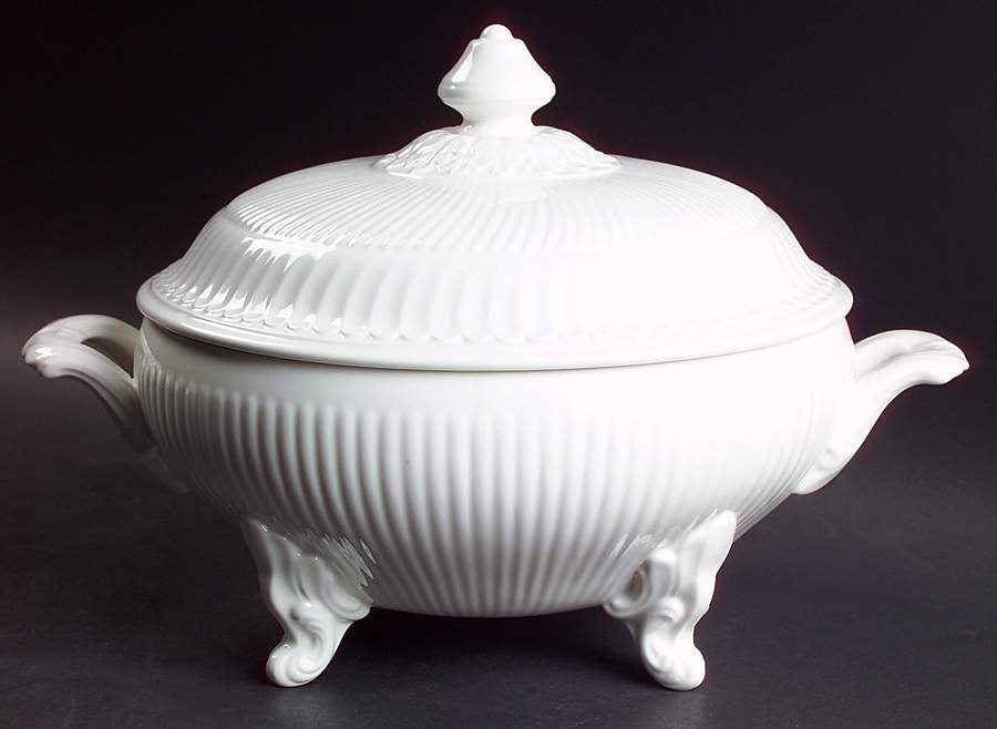 Allegretto Round Covered Vegetable by Villeroy & Boch-1