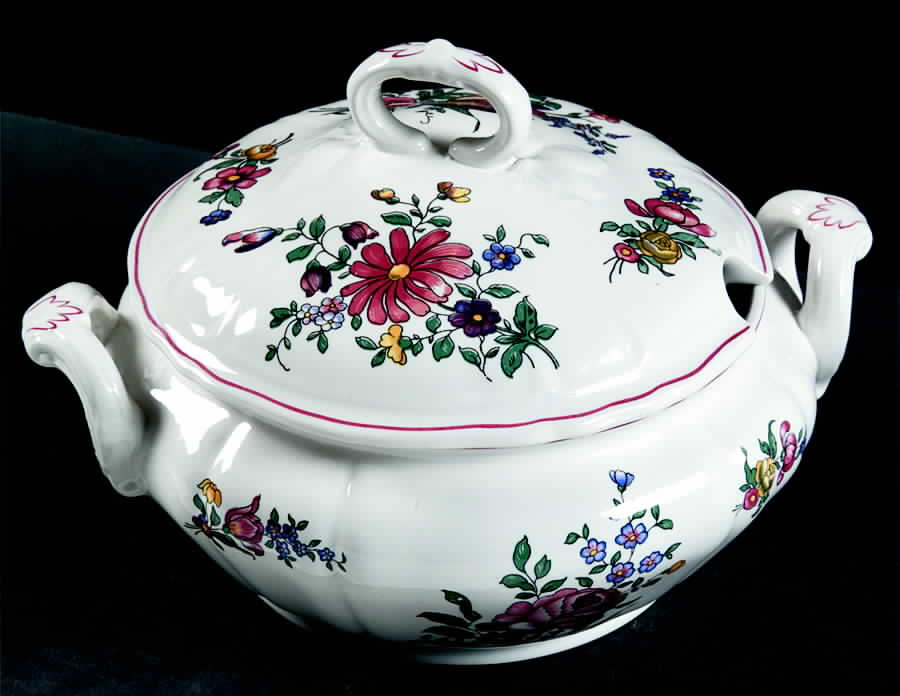 Alsace Round Covered Vegetable by Villeroy & Boch-1