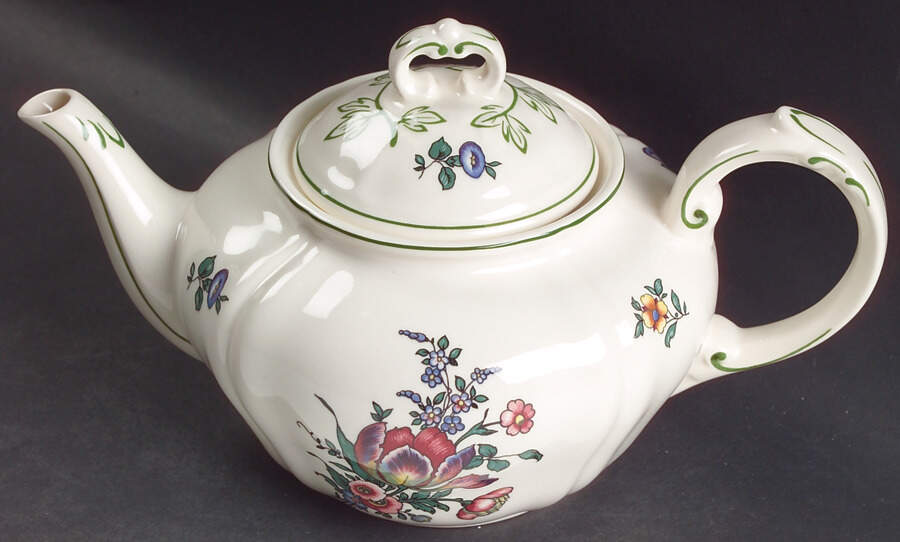 Alt Strassburg (Trim Off Edge) Teapot & Lid by Villeroy & Boch-1