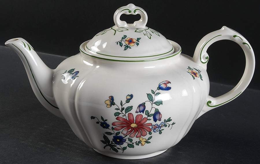 Alt Strassburg (Trim Off Edge) Teapot & Lid by Villeroy & Boch-1