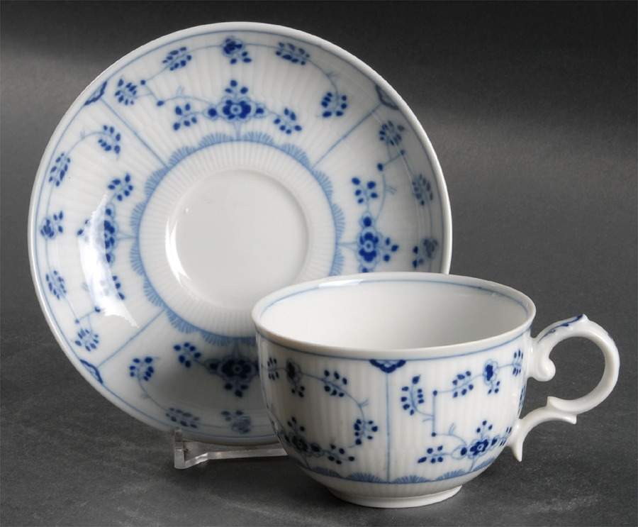 Amalienburg Flat Cup & Saucer Set by Villeroy & Boch-1