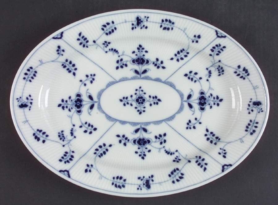 Amalienburg 13" Oval Serving Platter by Villeroy & Boch-1