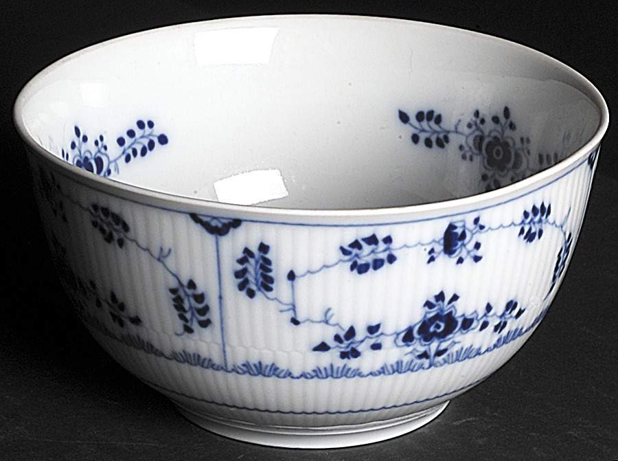 Amalienburg 6" Individual Pasta Bowl by Villeroy & Boch-1