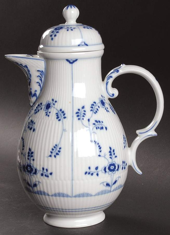 Amalienburg Coffee Pot & Lid by Villeroy & Boch-1