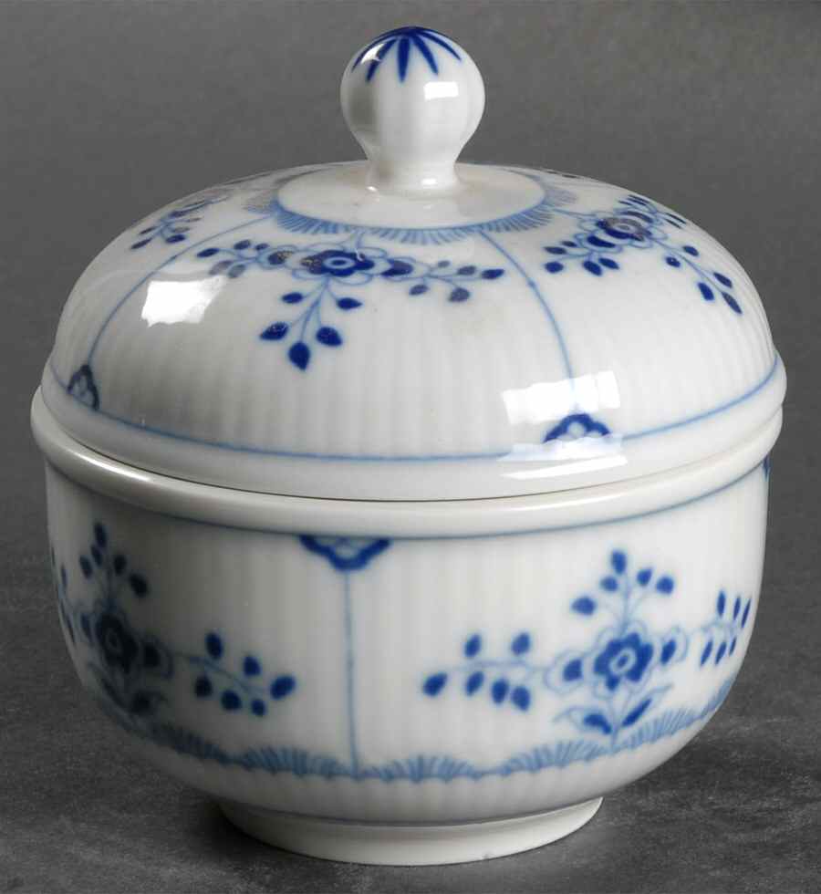 Amalienburg Sugar Bowl & Lid by Villeroy & Boch-1