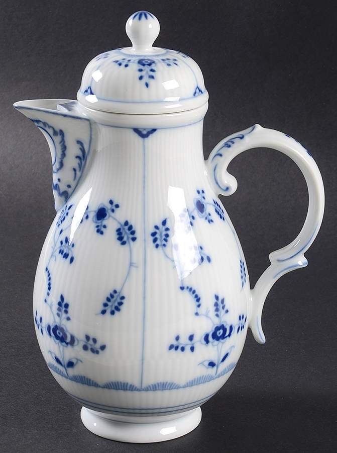 Amalienburg Small Coffee Pot & Lid by Villeroy & Boch-1