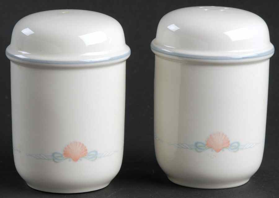 Amalfi Salt & Pepper Set by Villeroy & Boch-1