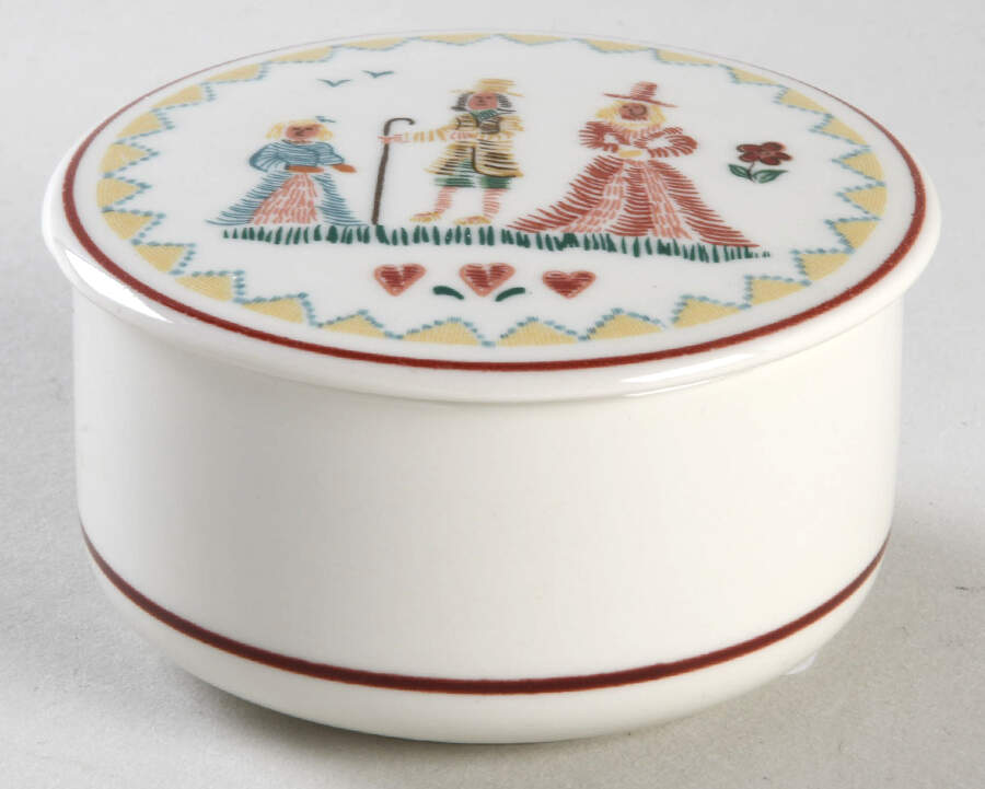 American Sampler Small Candy Box & Lid by Villeroy & Boch-1