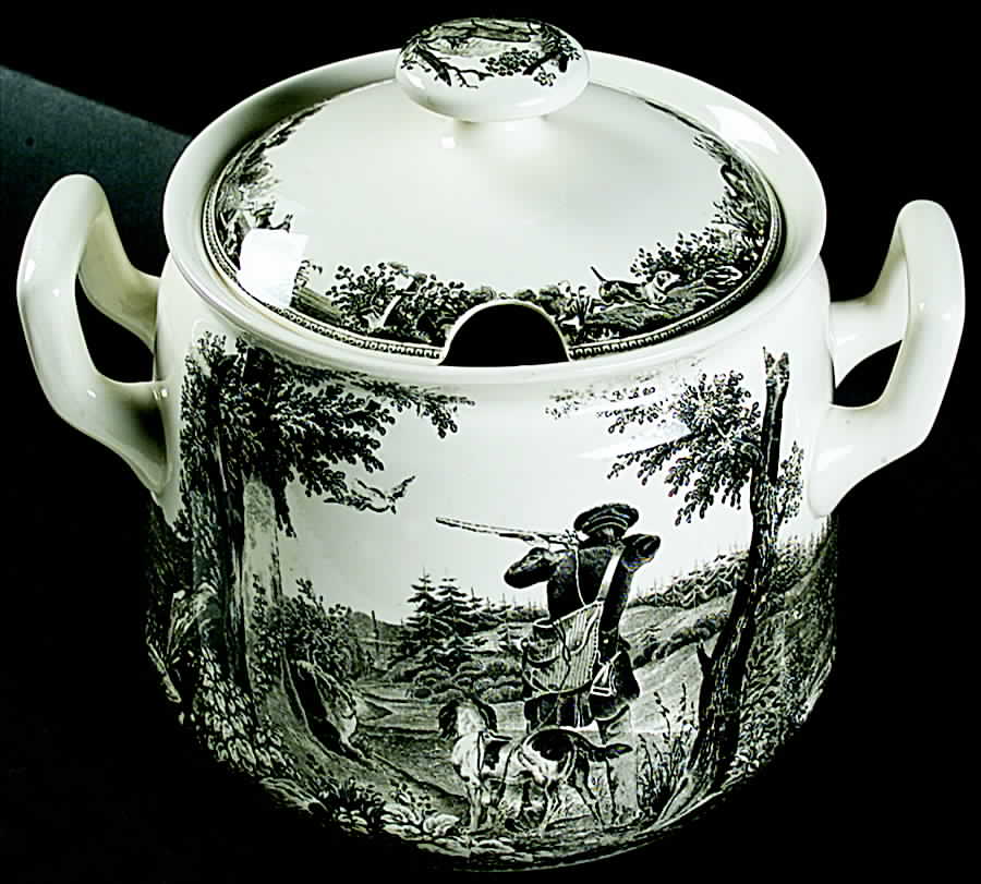 Artemis Grey Black Bean Pot & Lid by Villeroy & Boch-1