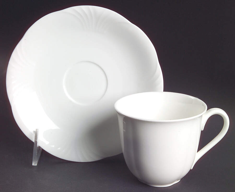 Arco Weiss Flat Cup & Saucer Set by Villeroy & Boch-1