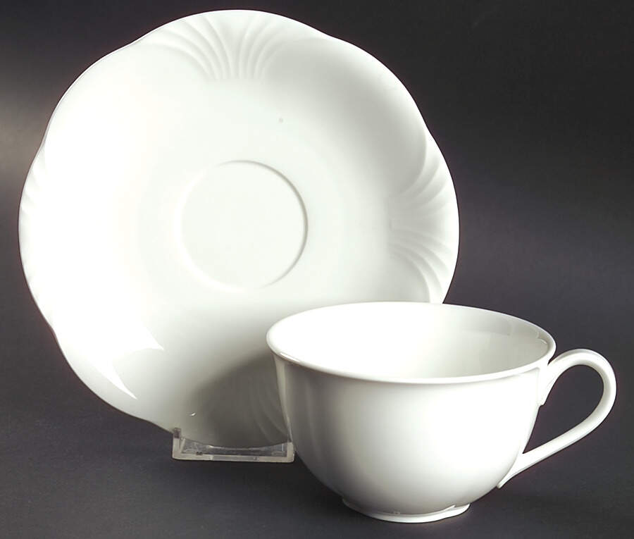Arco Weiss Breakfast Cup & Saucer Set by Villeroy & Boch-1