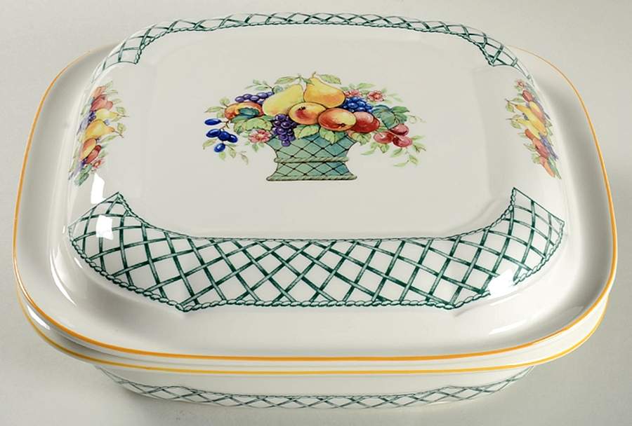 Basket 2 Quart Square Microwave Baker with Lid by Villeroy & Boch-1
